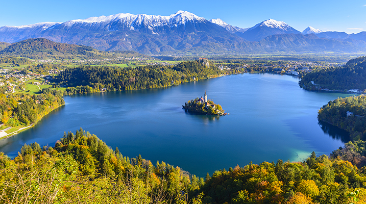 Vue panoramique du lac de Bled